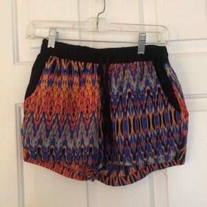 Tribal print scallop shorts